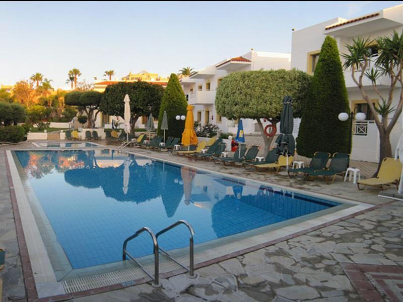 Nikolas Villas Appartments Hersonissos  Exterior photo
