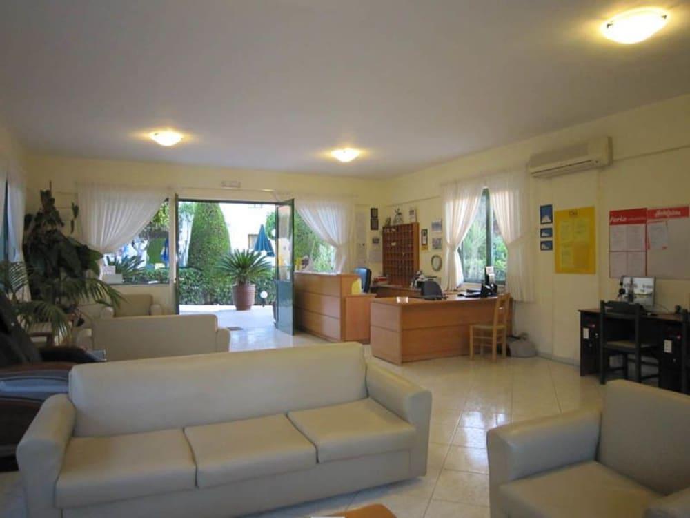 Nikolas Villas Appartments Hersonissos  Exterior photo
